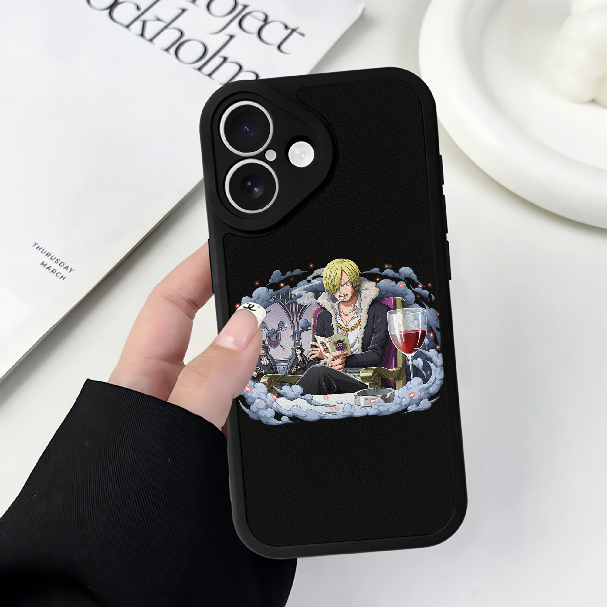 （画像用） ワンピース サンジ ONE PIECE Sanji 【iPhone 16シリーズ対応】シリコンスマホケース（レザー調） 材質：シリコン